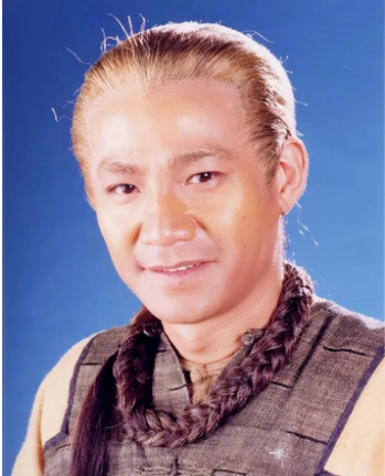 62岁“古惑仔大佬”老太快,满头白发白胡子,因