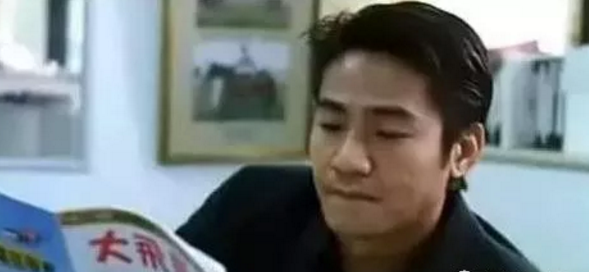 62岁“古惑仔大佬”老太快,满头白发白胡子,因