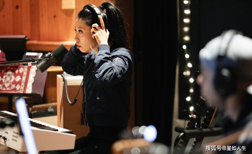 装傻?曲婉婷晒近照呼吁大家热爱地球,却不提