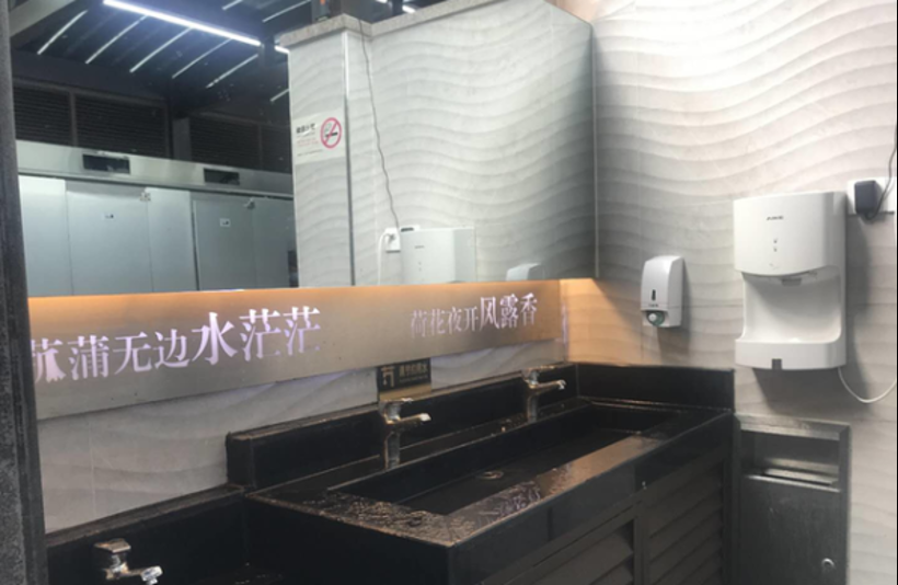 贾跃亭甘薇“破产人生”：豪宅拍出3000万，还欠