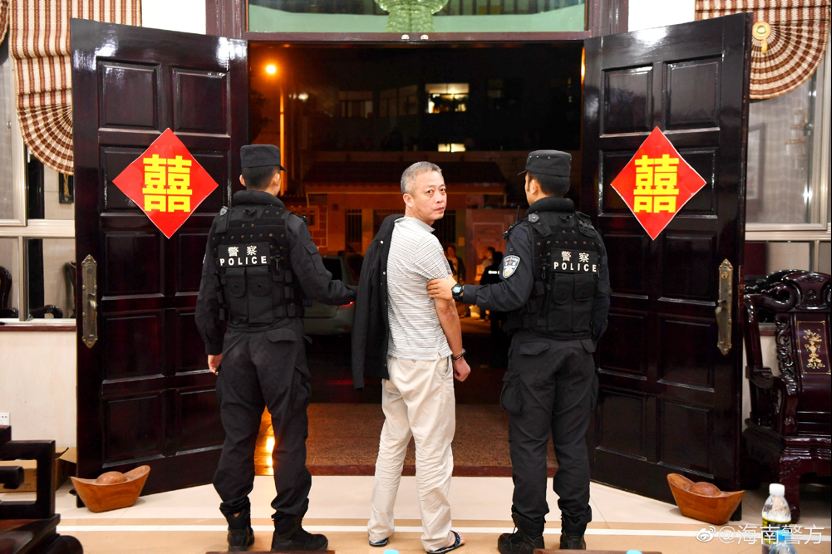 贾跃亭甘薇“破产人生”：豪宅拍出3000万，还欠