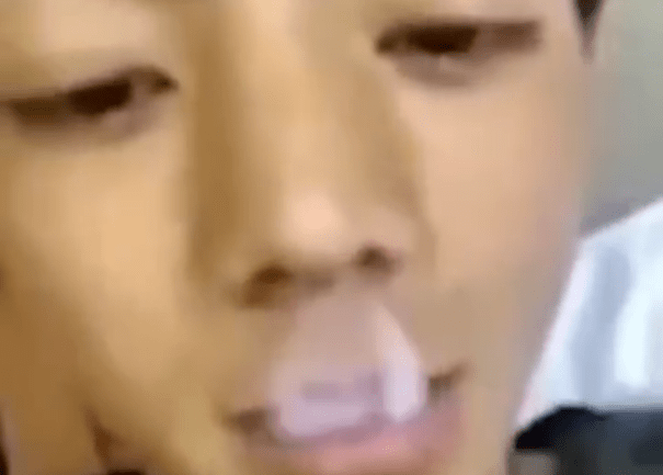 丁真工作室发道歉信,“小孩子”不该是丁真吸