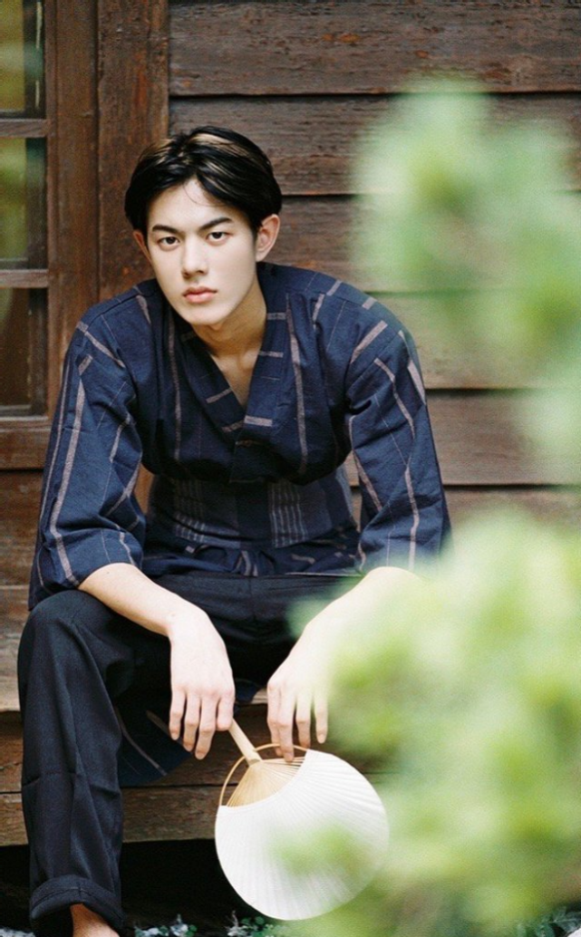 《青你3》纪东杰退赛后和黑粉谈恋爱,女方宣布