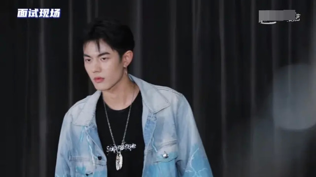 《青你3》纪东杰退赛后和黑粉谈恋爱,女方宣布