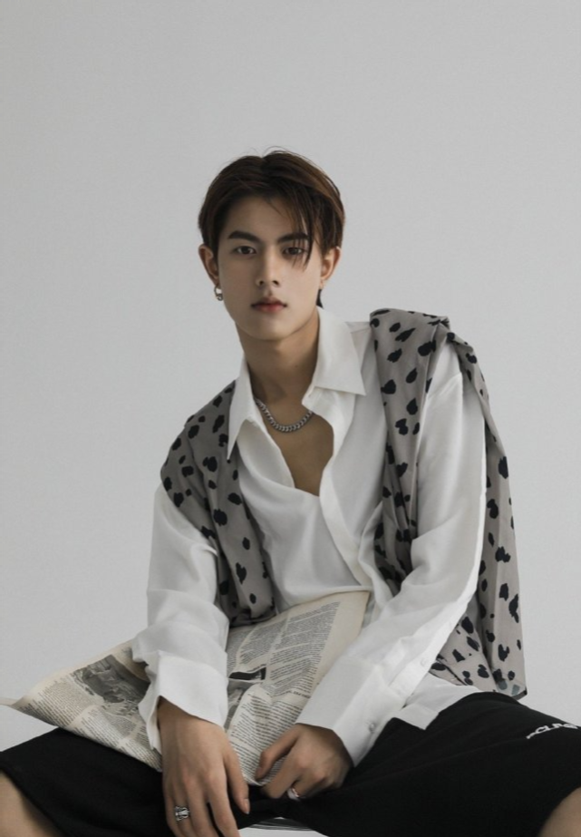 《青你3》纪东杰退赛后和黑粉谈恋爱,女方宣布