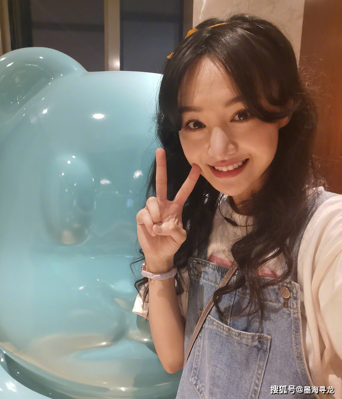 郑爽发文向金晨道歉,又被网友吐槽迷惑行为: