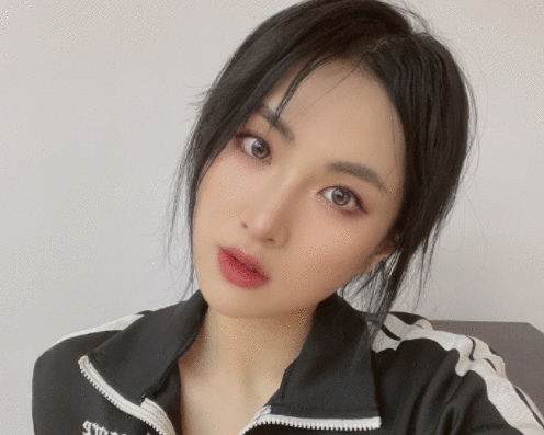 生日当天宣布出道,姚安娜不止是华为二公主,